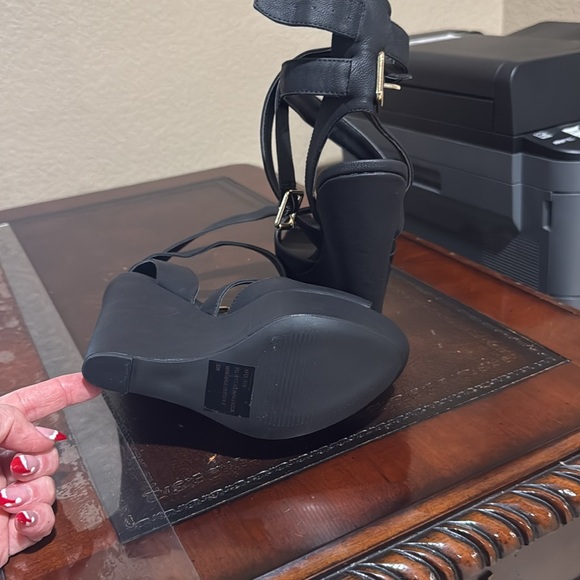 Steve Madden black wedge - Picture 5 of 10